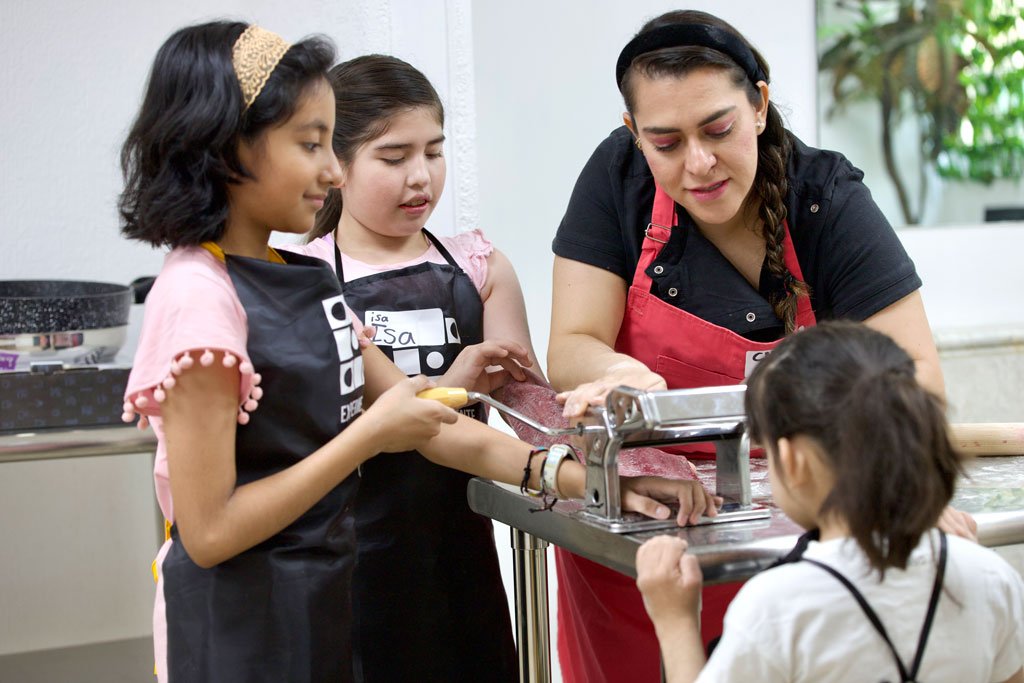 clase de cocina para niños en experiencia culinaria